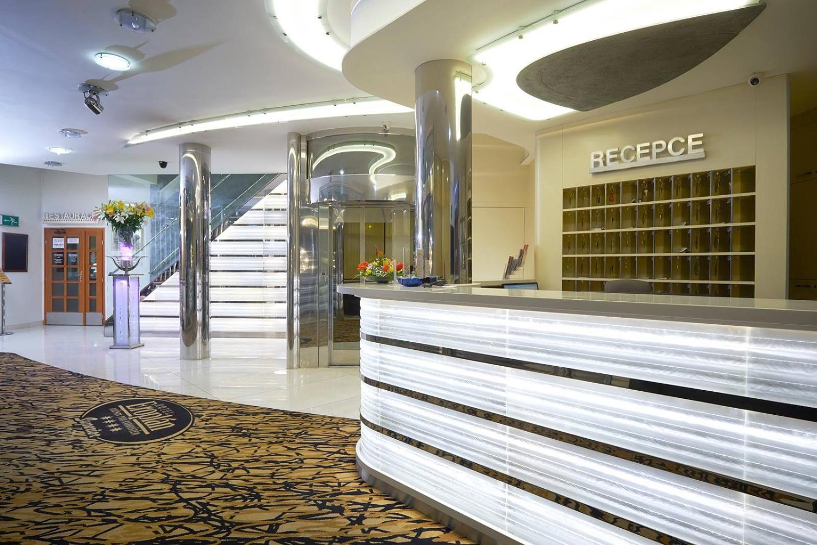 Wellness Hotel Eroplán Rožnov pod Radhoštěm Exterior foto